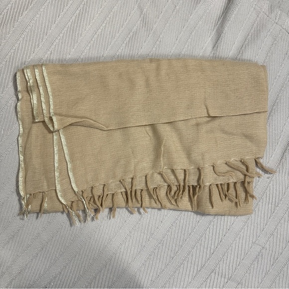 J. Crew tan and gold scarf, wool blend, lightweight,‎ fringe, soft - Picture 1 of 5